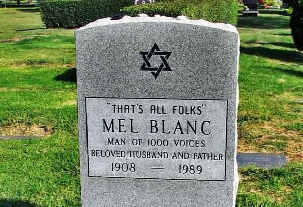 Lápida de Mel Blanc con su epitafio That's all folks
